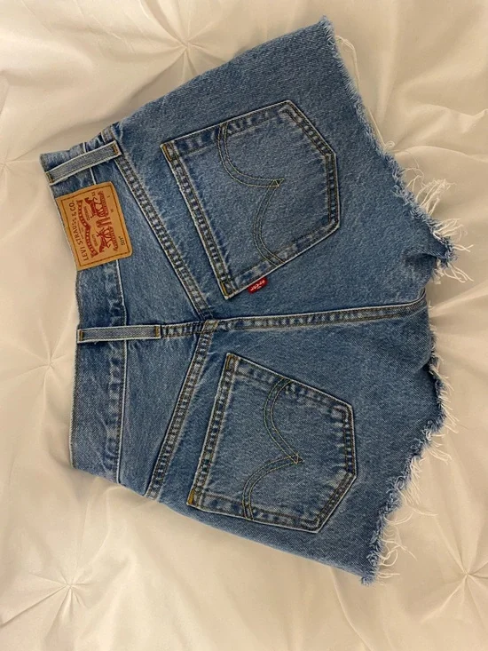 Levi 501 Jean short - Picture 2 of 4